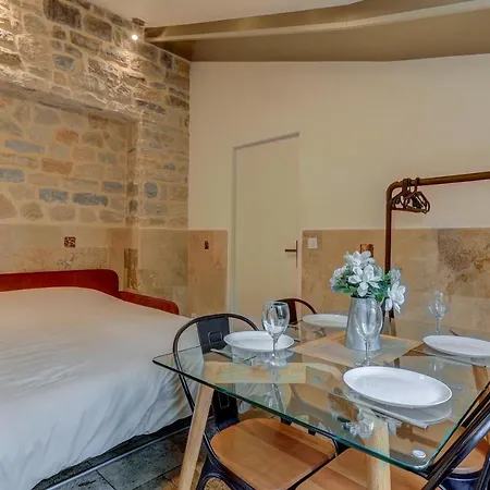 Le Coin Vintage I Hypercentre I Bourguignon & Cosy 第戎