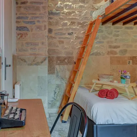 Le Coin Vintage I Hypercentre I Bourguignon & Cosy Dijon